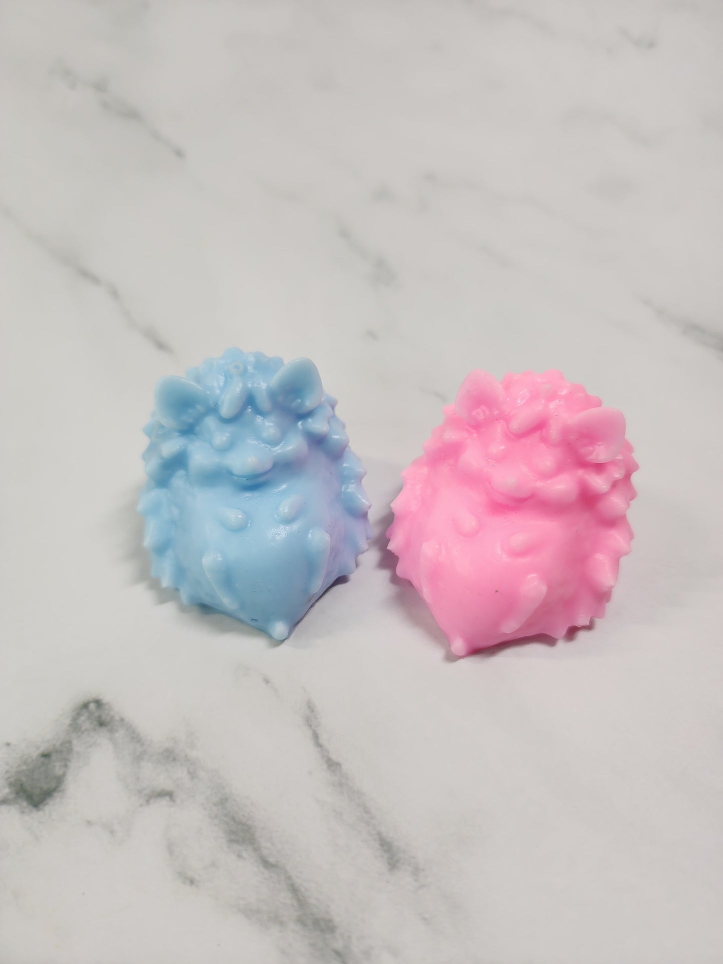 Pickle the Hedgehog - 00-50 - pink & blue pair - small - flop
